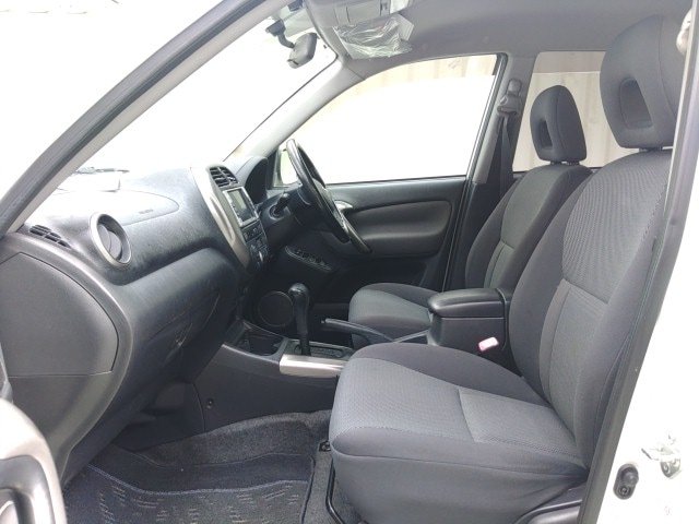 image of the passenger side of the rav 4 5 door