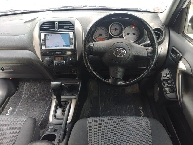 image of the dashboard of the rav4 5 door