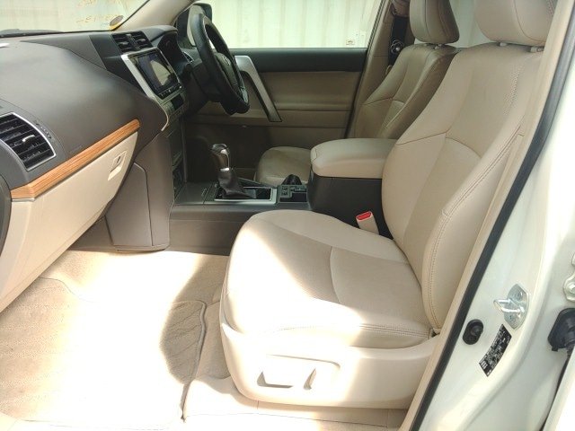 image of the passenger side of the prado
